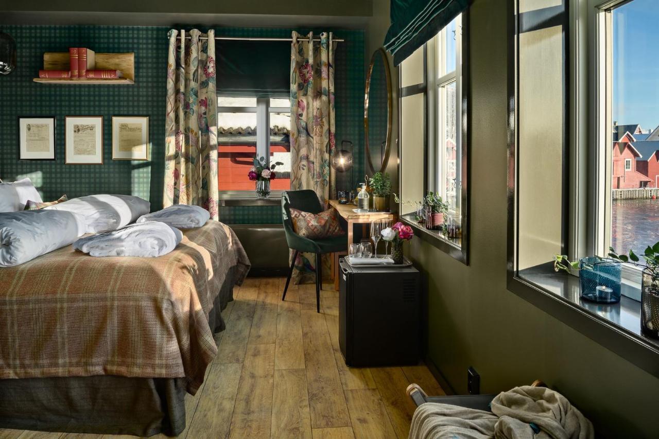 Knutholmen Hotel Kalvag Luaran gambar
