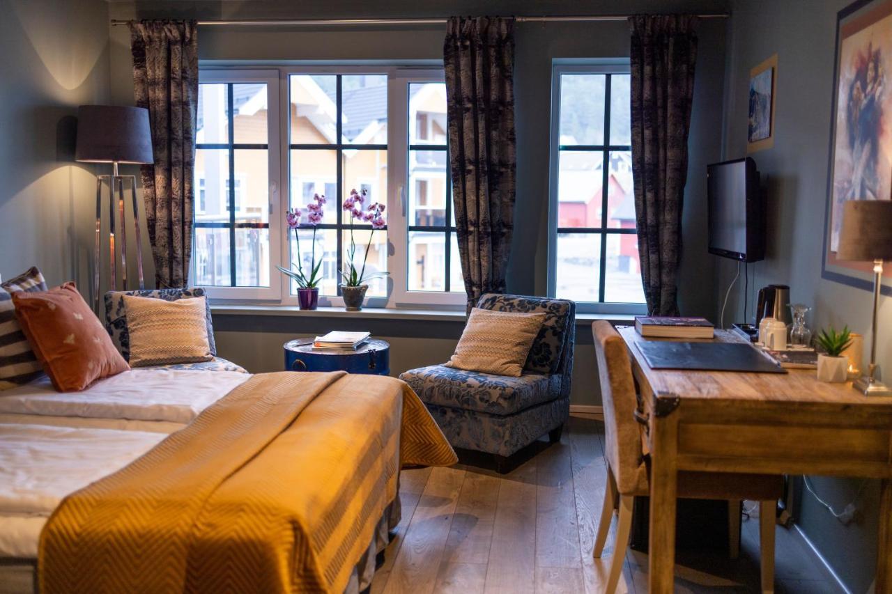 Knutholmen Hotel Kalvag Luaran gambar