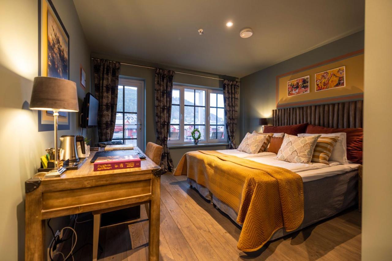 Knutholmen Hotel Kalvag Luaran gambar