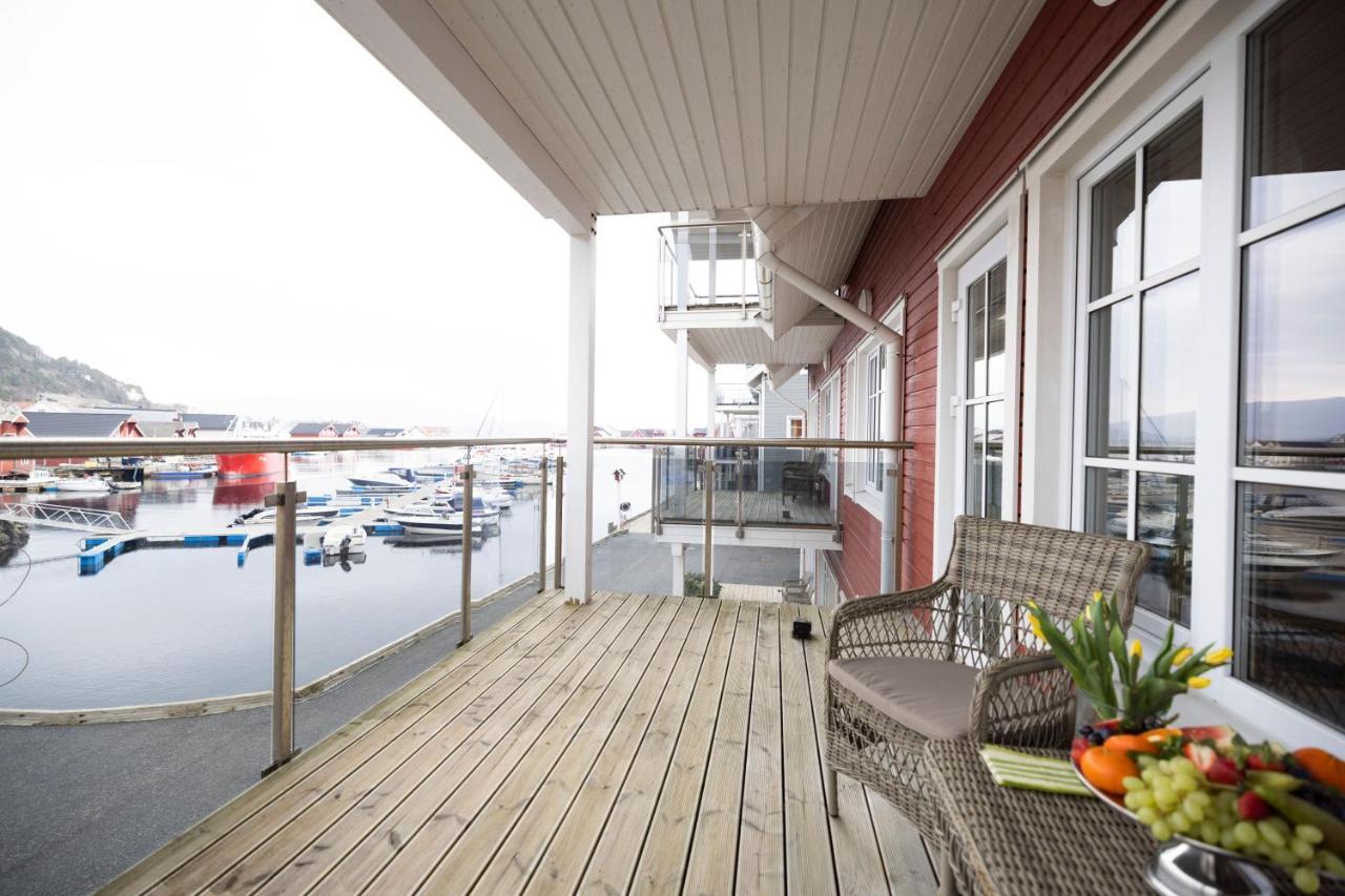 Knutholmen Hotel Kalvag Luaran gambar