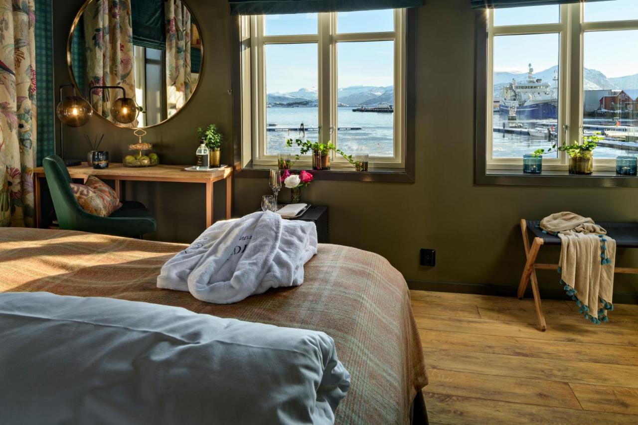 Knutholmen Hotel Kalvag Luaran gambar