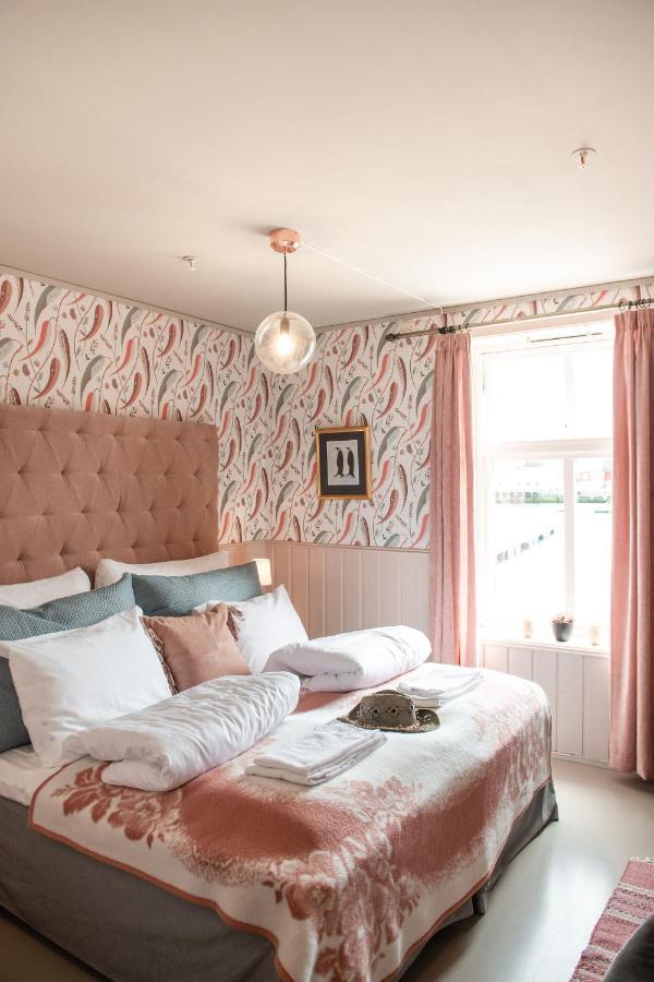 Knutholmen Hotel Kalvag Luaran gambar