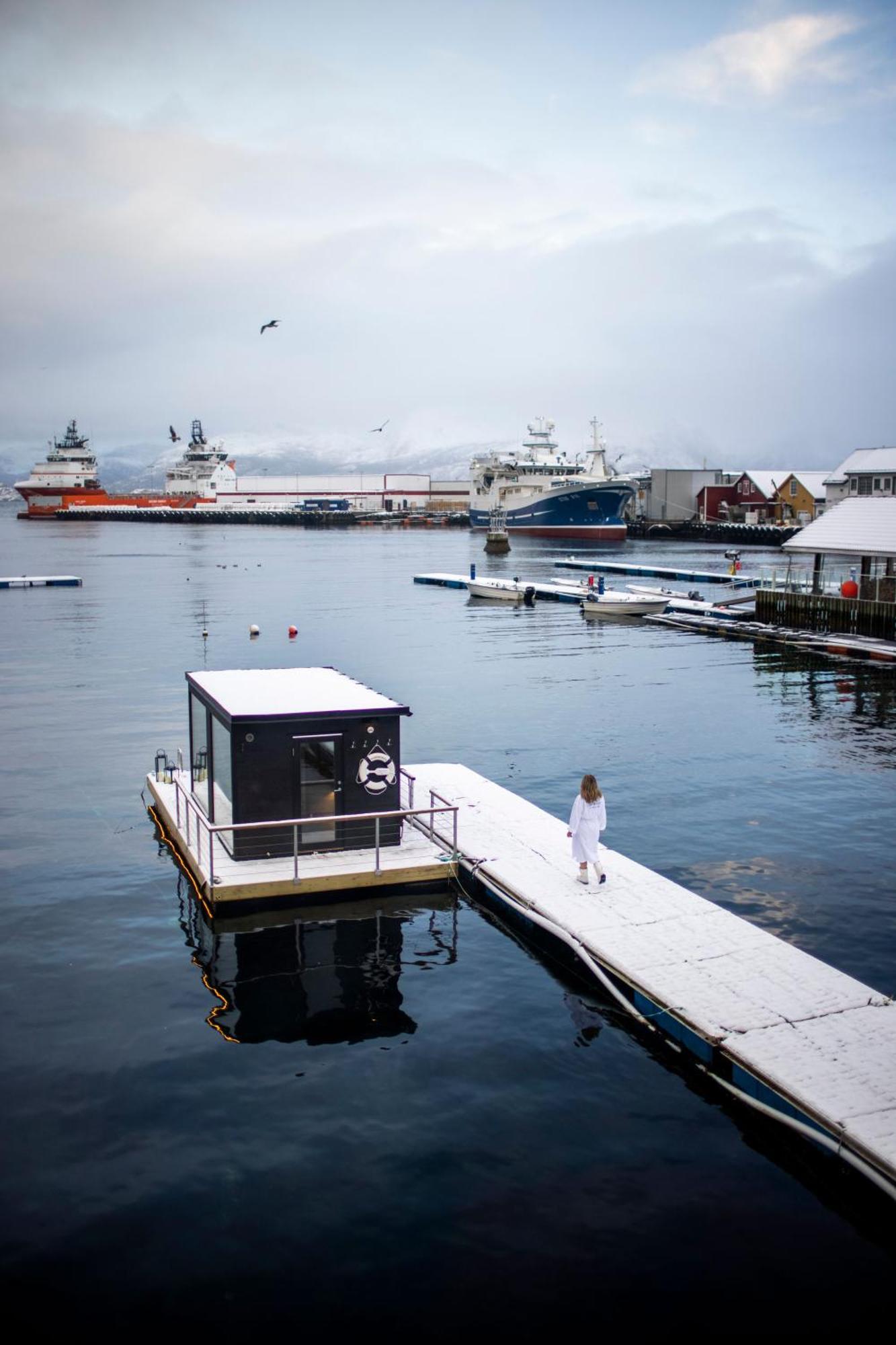 Knutholmen Hotel Kalvag Luaran gambar